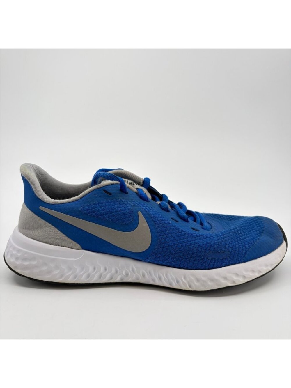 Nike Revolution 5 Boys Size 5Y Blue Gray White Athletic Running Shoes Sneakers